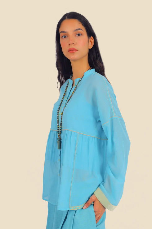 Shirt in voile with button down and round neckline